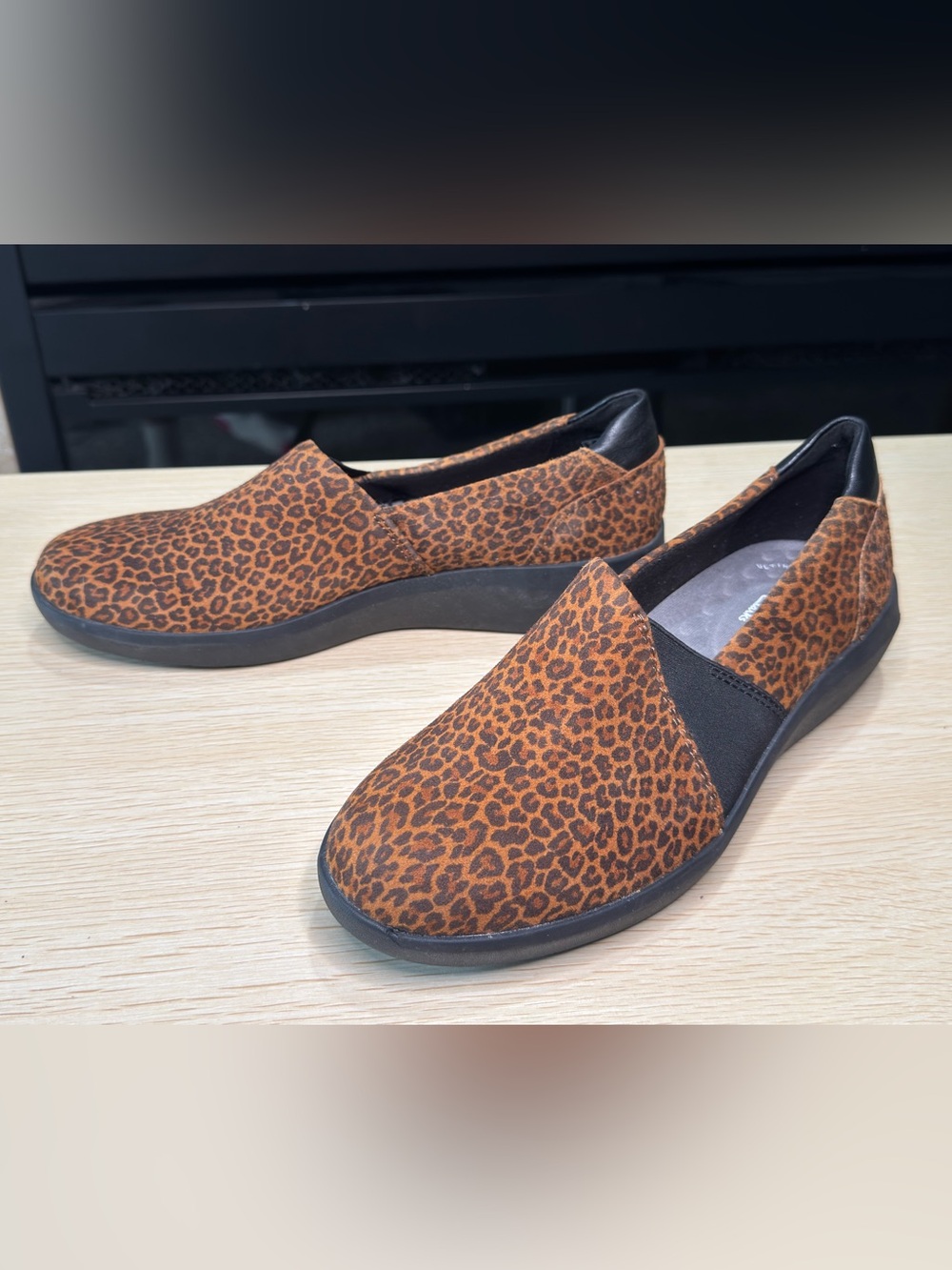 Clarks Kayleigh Cheetah Print Suede Slip-On Brown & Black Loafers Women Size 6.5